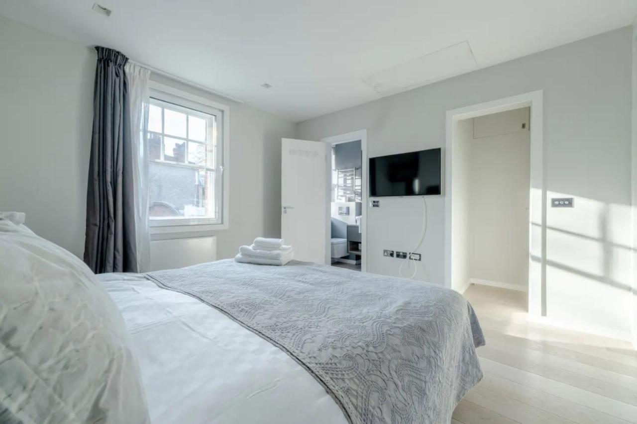 Apartment Modern And Luxurious 2 Bedroom Flat - Barons Court London