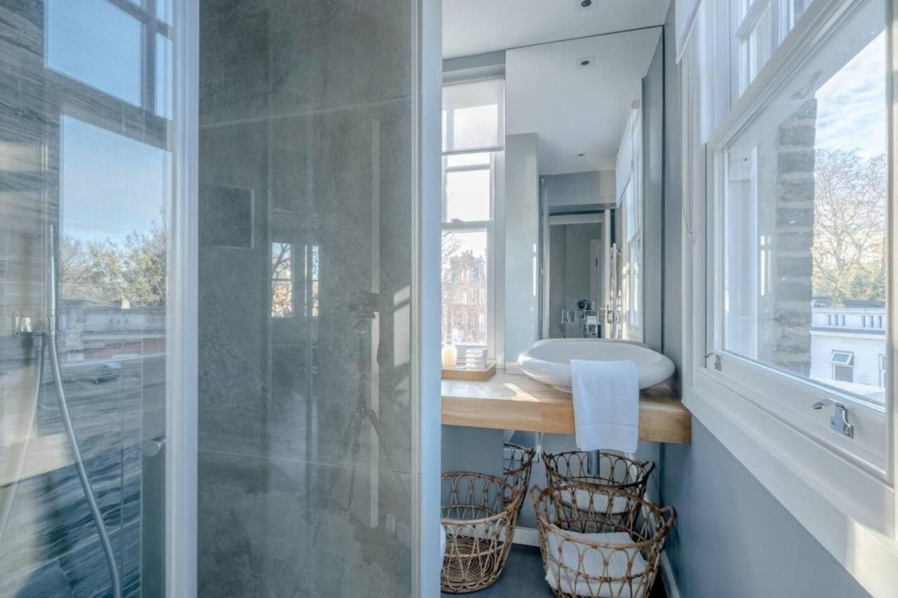 Modern And Luxurious 2 Bedroom Flat - Barons Court Apartment