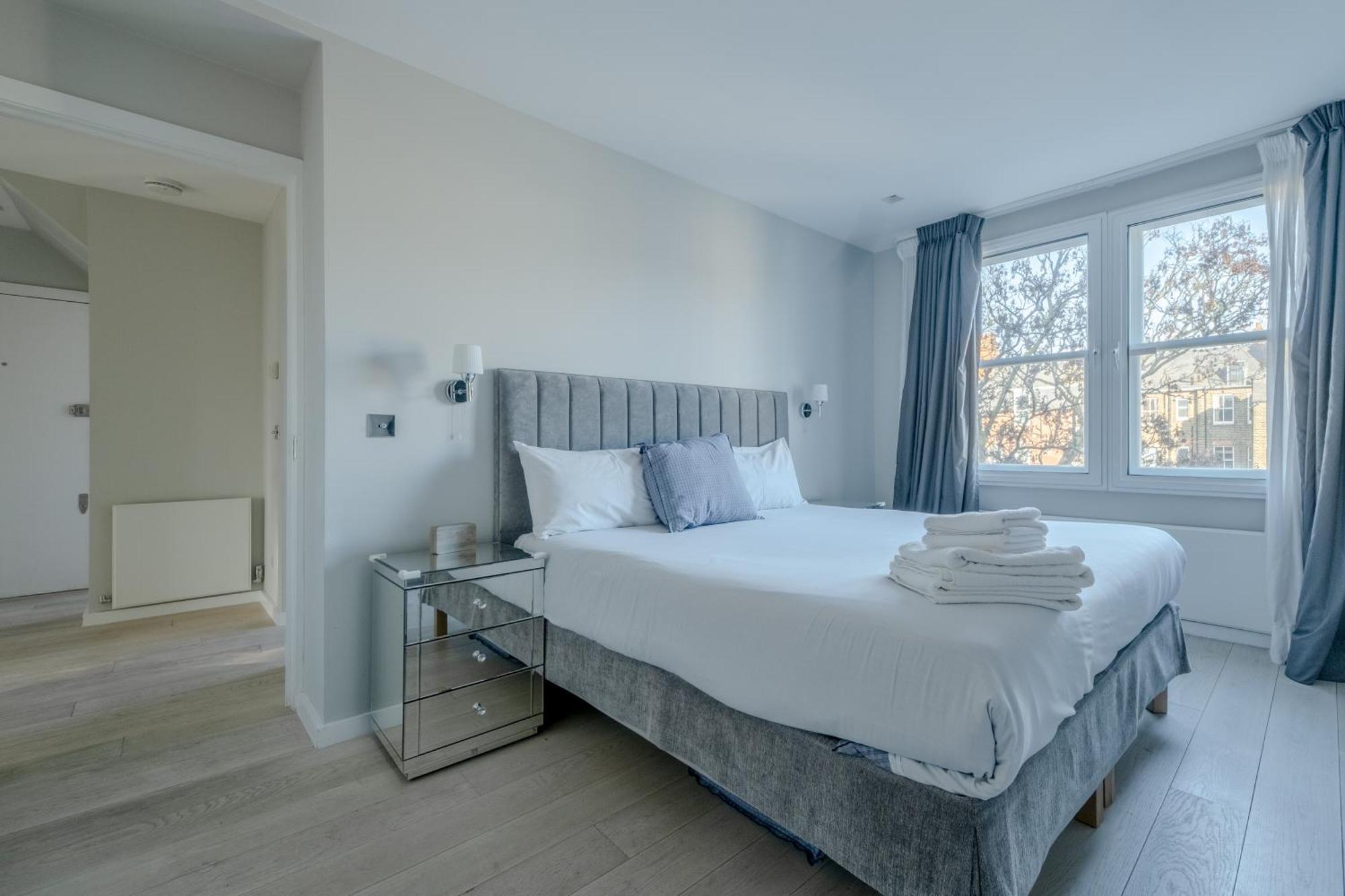 Apartment Modern And Luxurious 2 Bedroom Flat - Barons Court
