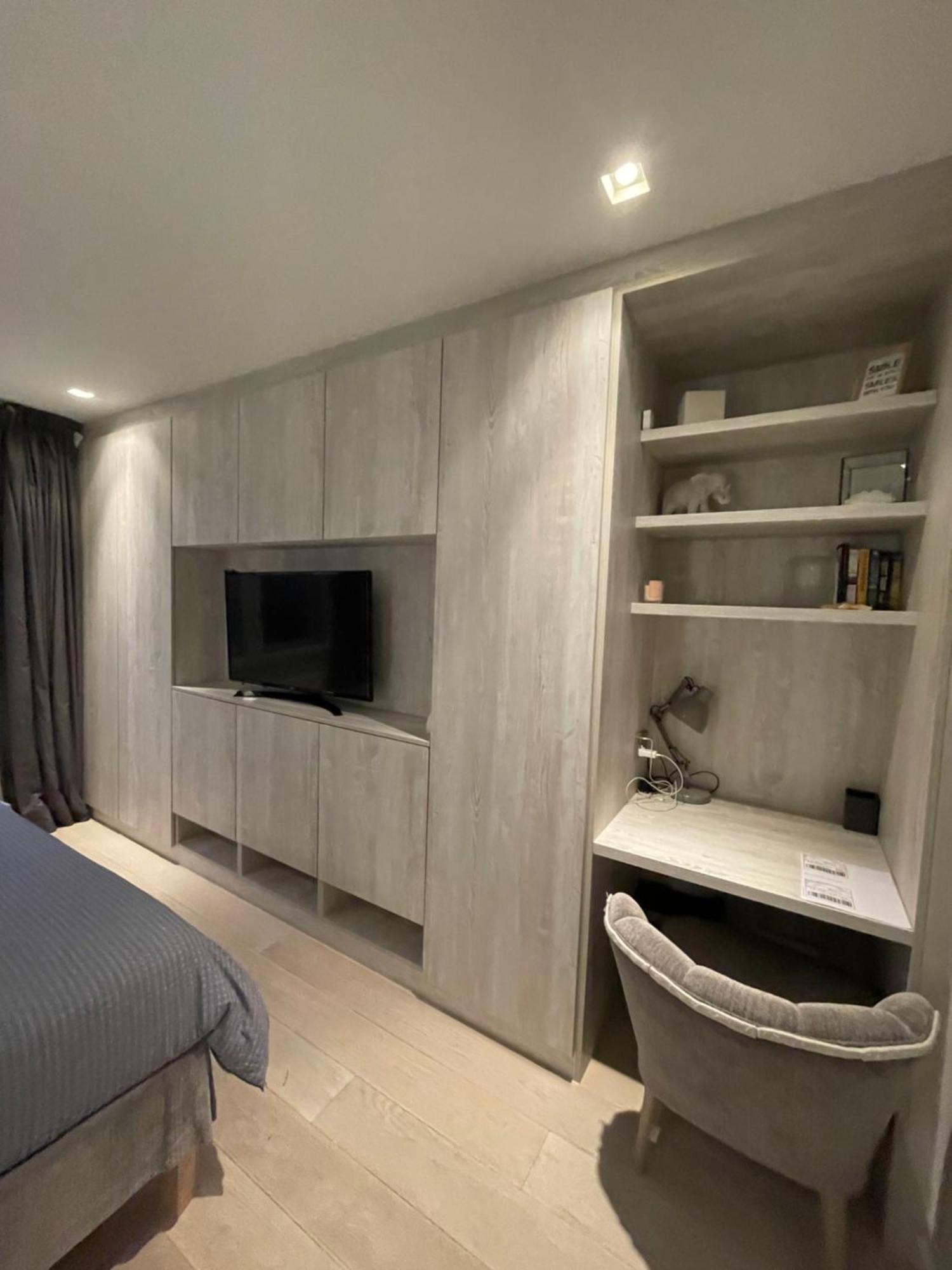 Modern And Luxurious 2 Bedroom Flat - Barons Court Apartment *