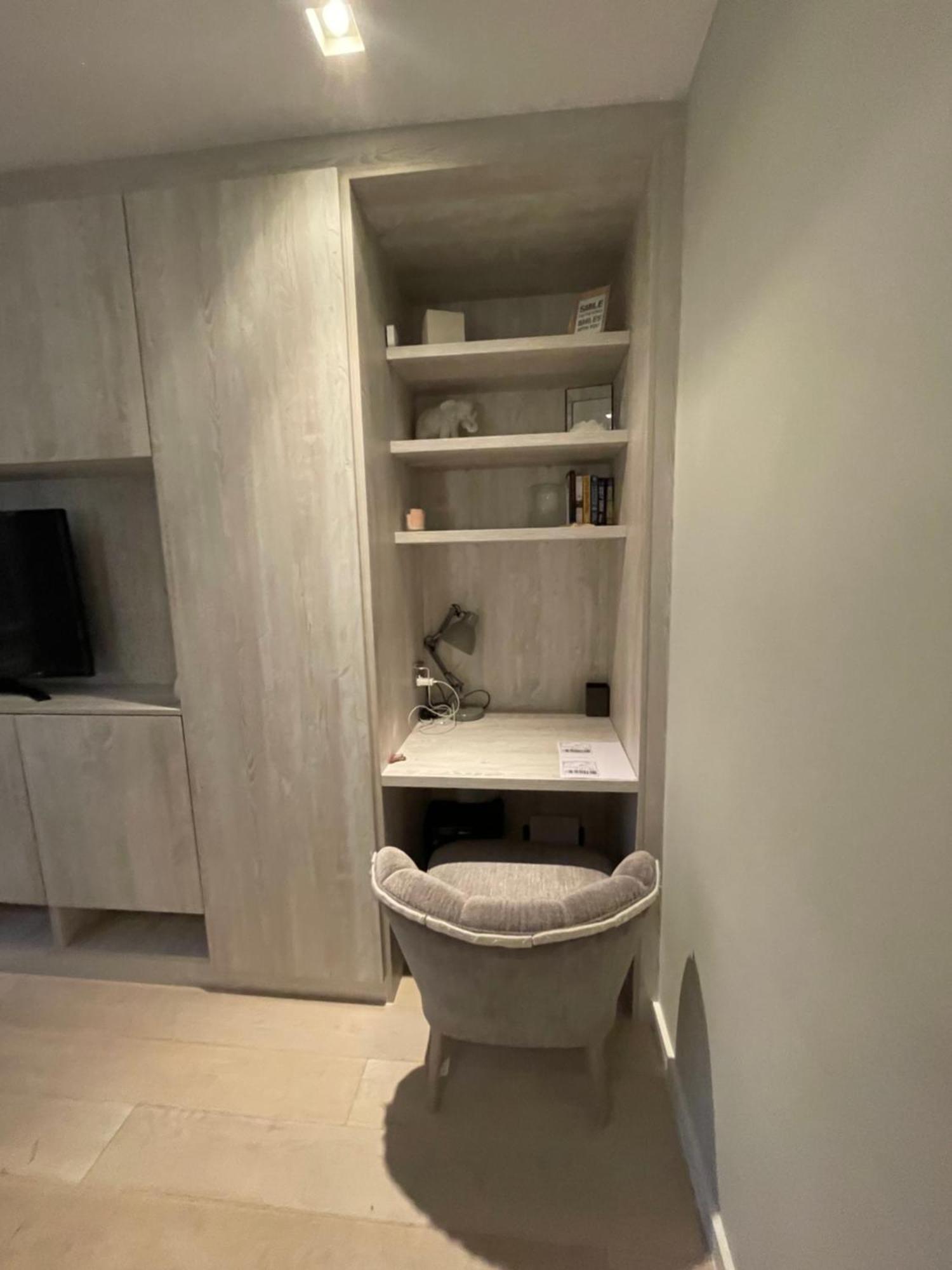 Modern And Luxurious 2 Bedroom Flat - Barons Court Apartment