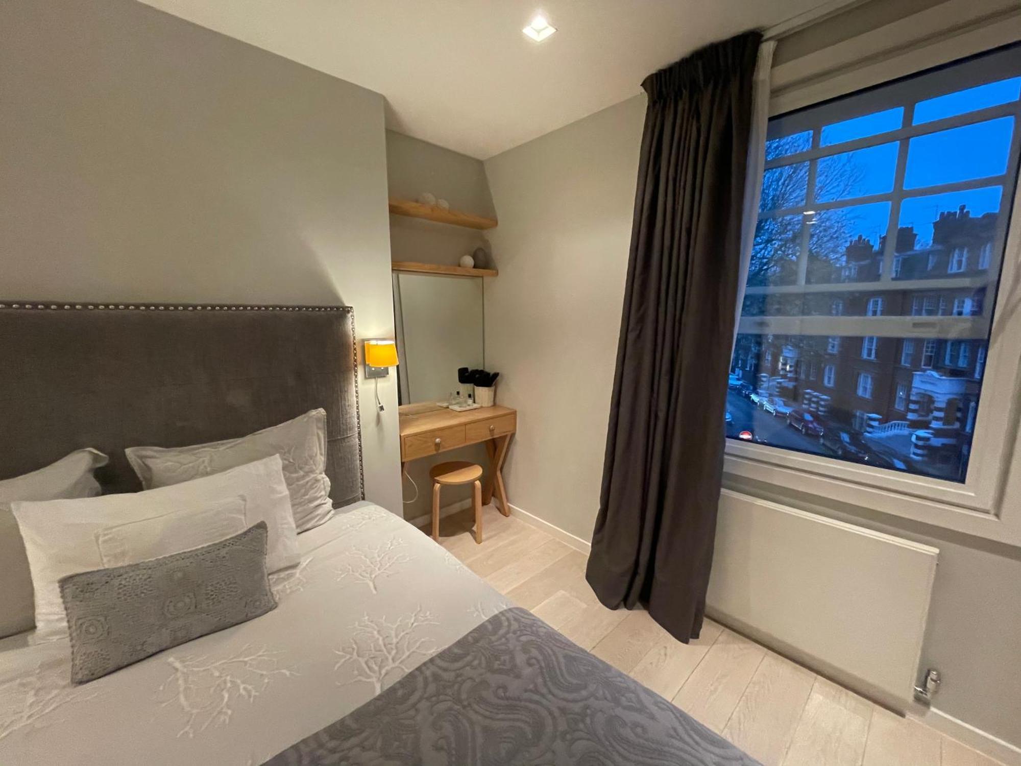Apartment Modern And Luxurious 2 Bedroom Flat - Barons Court